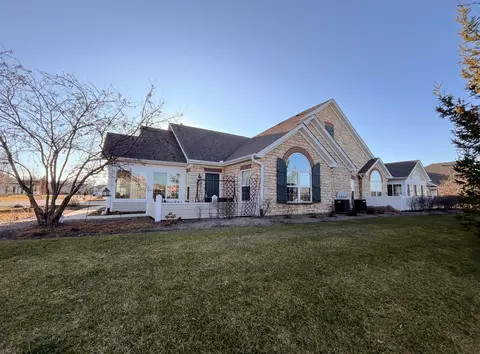 641 Schumann St #25C, Woodstock, IL 60098
