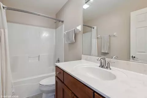 Bath - 16641 Silver Creek Ct, Plainfield, IL 60586 photo 2 of 2