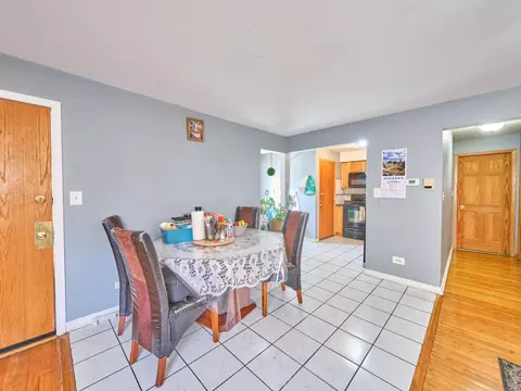 Dining - 6024 S Archer Rd #7, Summit, IL 60501 photo 2 of 2
