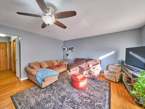 Living - 6024 S Archer Rd #7, Summit, IL 60501 photo 1 of 1