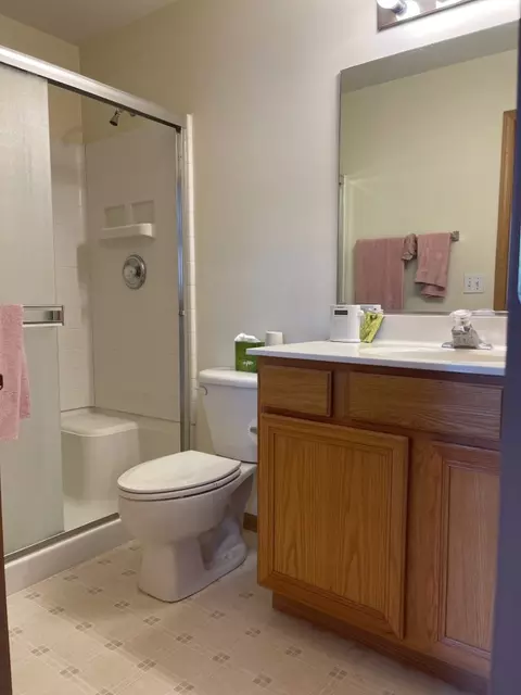 Bath - 715 Morris Ct #715, Lakemoor, IL 60051 photo 2 of 3