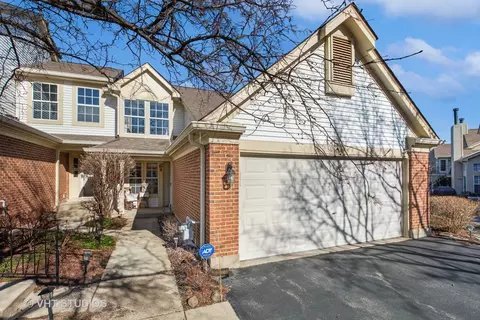 1656 Penn Ct, Crystal Lake, IL 60014