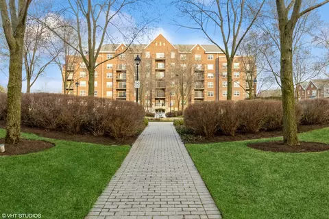 410 W Mahogany Ct #605, Palatine, IL 60067
