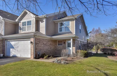 178 Avalon Ct, Roselle, IL 60172