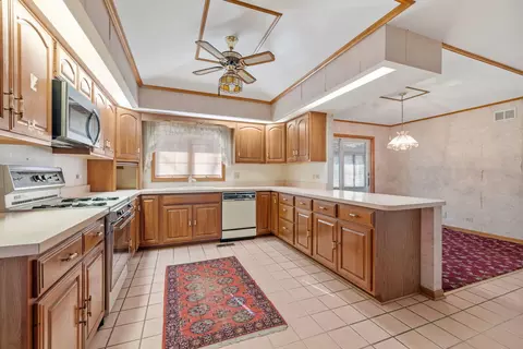 Kitchen - 2959 E Timberline Ct, Crete, IL 60417 photo 1 of 2