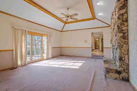 Living - 2959 E Timberline Ct, Crete, IL 60417 photo 2 of 2