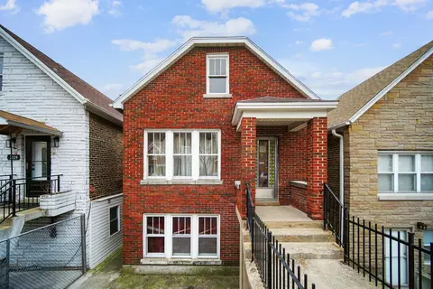 2121 W 23rd St, Chicago, IL 60608