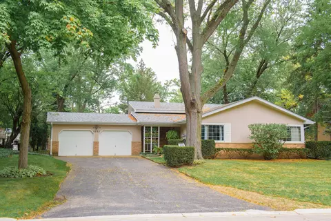 2232 Silverpine Dr, Glenview, IL 60025
