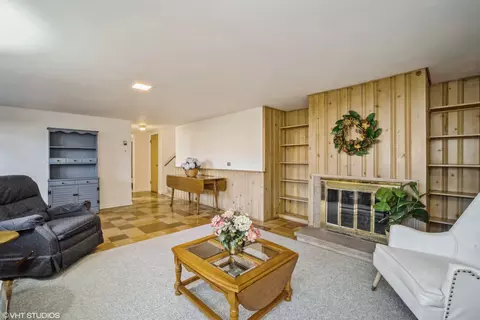 Living - 2232 Silverpine Dr, Glenview, IL 60025 photo 4 of 6
