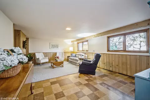 Living - 2232 Silverpine Dr, Glenview, IL 60025 photo 2 of 6