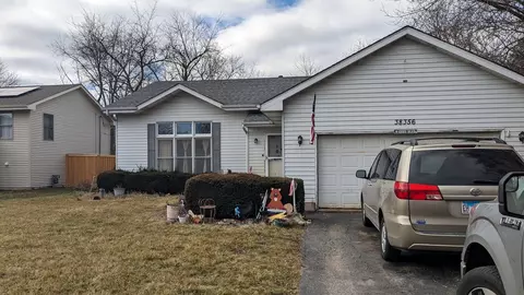 38356 N Manor Ave, Beach Park, IL 60087