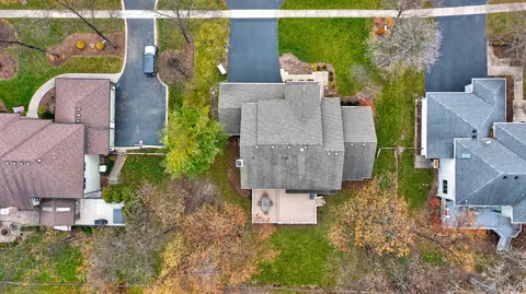 Exterior - 7480 Bittersweet Dr, Gurnee, IL 60031 photo 7 of 11