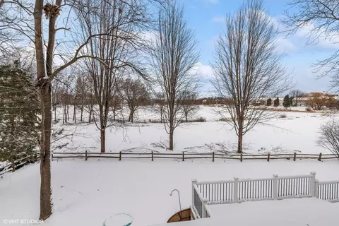 View/Area - 7480 Bittersweet Dr, Gurnee, IL 60031 photo 2 of 7