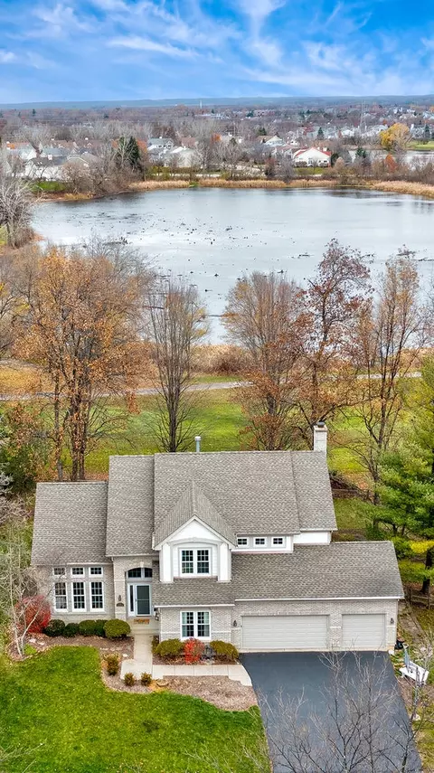 Exterior - 7480 Bittersweet Dr, Gurnee, IL 60031 photo 3 of 11