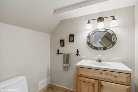 Bath - 7480 Bittersweet Dr, Gurnee, IL 60031 photo 5 of 6