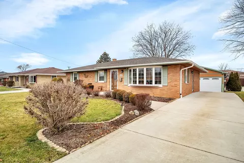 520 Chaney Ave, Crest Hill, IL 60403