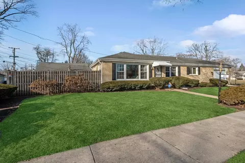 Exterior - 30 N 7th Ave, Des Plaines, IL 60016 photo 2 of 6