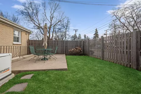 Exterior - 30 N 7th Ave, Des Plaines, IL 60016 photo 3 of 6