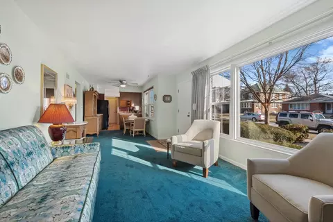 Living - 30 N 7th Ave, Des Plaines, IL 60016 photo 2 of 4