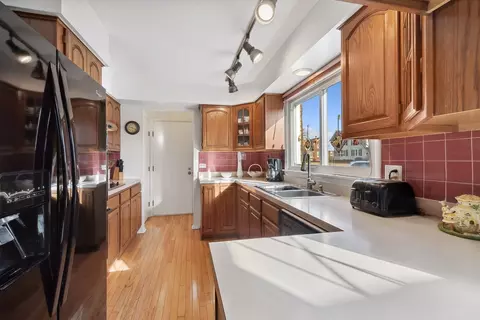 Kitchen - 30 N 7th Ave, Des Plaines, IL 60016 photo 2 of 2