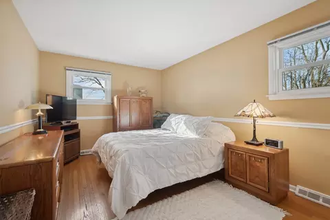 Bedroom - 30 N 7th Ave, Des Plaines, IL 60016 photo 1 of 3