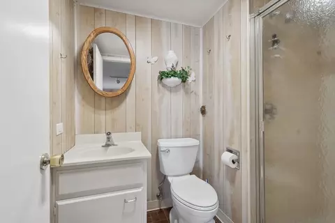 Bath - 30 N 7th Ave, Des Plaines, IL 60016 photo 3 of 3