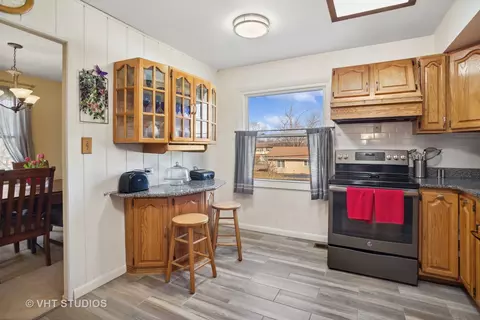 1470 Nottingham Ln, Hoffman Estates, IL 60169 photo 6