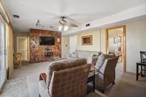1470 Nottingham Ln, Hoffman Estates, IL 60169 photo 8