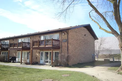 4431 Arbor Cir #26, Downers Grove, IL 60515