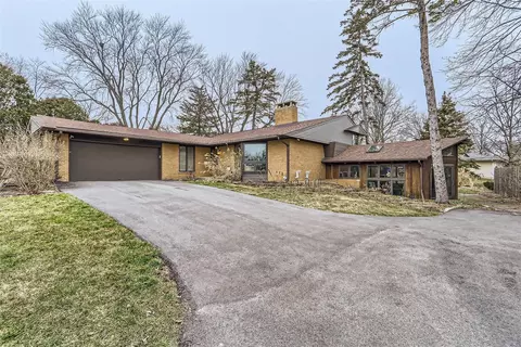 904 Wood Ct, Lisle, IL 60532