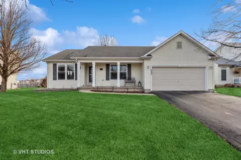 492 N Charles St, Cortland, IL 60112