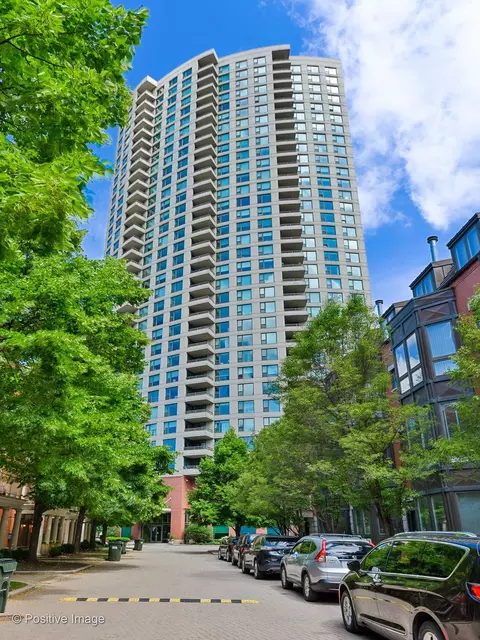 501 N Clinton St #2805, Chicago, IL 60654