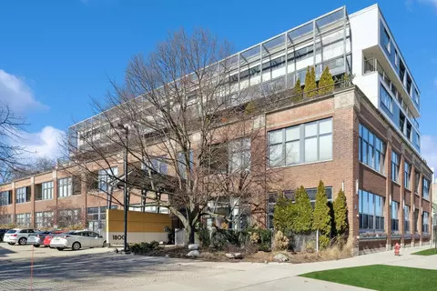 1800 Ridge Ave #105, Evanston, IL 60201