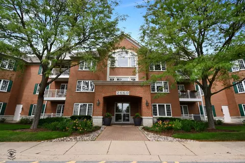 2660 Summit Dr #303, Glenview, IL 60025
