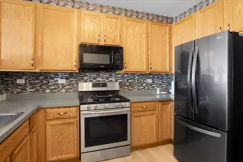 812 Genesee Dr, Naperville, IL 60563 photo 11