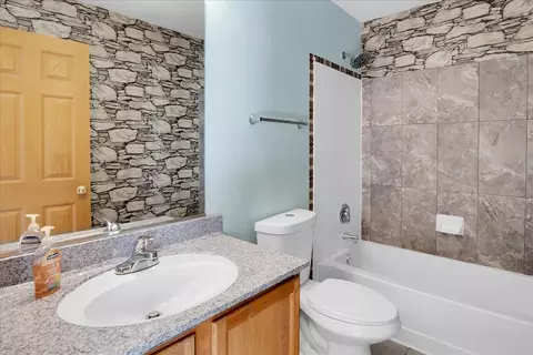 812 Genesee Dr, Naperville, IL 60563 photo 18