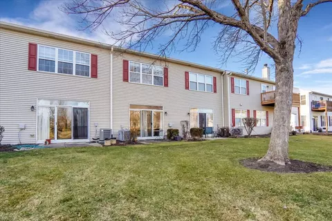 812 Genesee Dr, Naperville, IL 60563 photo 27
