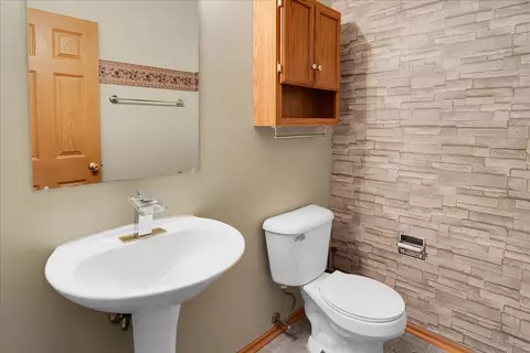 812 Genesee Dr, Naperville, IL 60563 photo 6