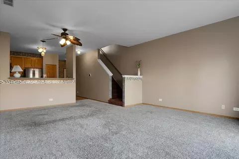 812 Genesee Dr, Naperville, IL 60563 photo 8