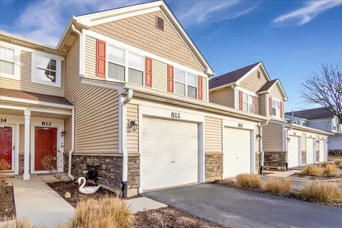 812 Genesee Dr, Naperville, IL 60563 photo 3