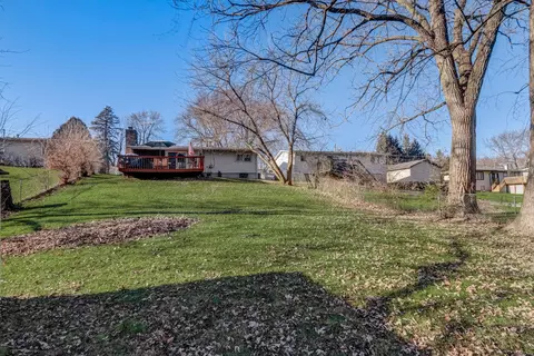 Exterior - 5218 N Leeside St, Mchenry, IL 60050 photo 11 of 20