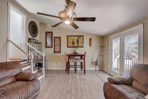 Living - 5218 N Leeside St, Mchenry, IL 60050 photo 5 of 6