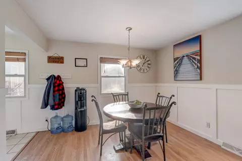 Dining - 5218 N Leeside St, Mchenry, IL 60050 photo 1 of 2