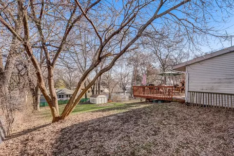 Exterior - 5218 N Leeside St, Mchenry, IL 60050 photo 9 of 20