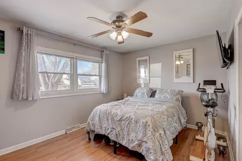 Bedroom - 5218 N Leeside St, Mchenry, IL 60050 photo 2 of 4