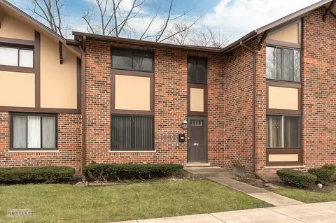 1 S211 Stratford Ln #211, Villa Park, IL 60181