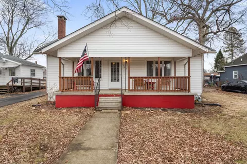 104 S College St, Potomac, IL 61865