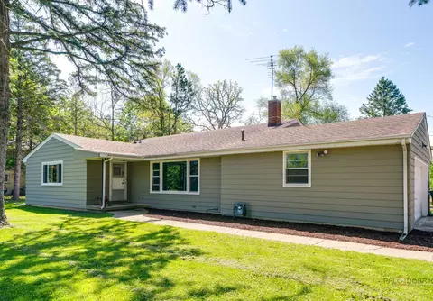 2295 Shannondale Dr, Libertyville, IL 60048