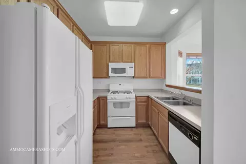 Kitchen - 2294 Georgetown Cir #2294, Aurora, IL 60503 photo 1 of 3