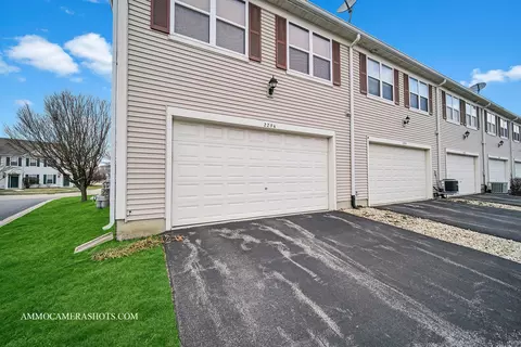 Exterior - 2294 Georgetown Cir #2294, Aurora, IL 60503 photo 3 of 5
